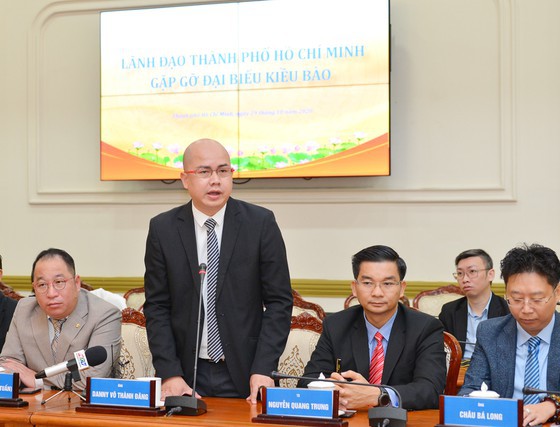 Ho Chi Minh City calls on overseas Vietnamese to suggest plans for COVID-19 prevention and control